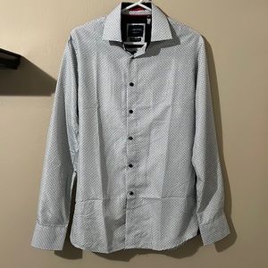 NWT Silver Stone Geo Collection Button Down Shirt.